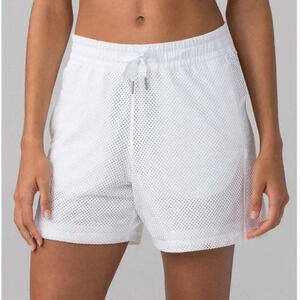 Lululemon Mesh On Mesh Short 5" White Size  6
